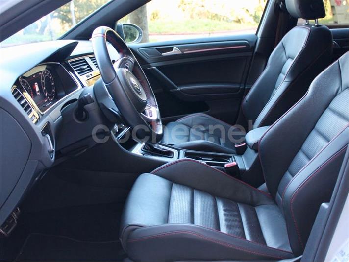 volkswagen-golf-gti-tcr-foto12